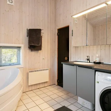 6 Person In L Kken 4* Løkken
